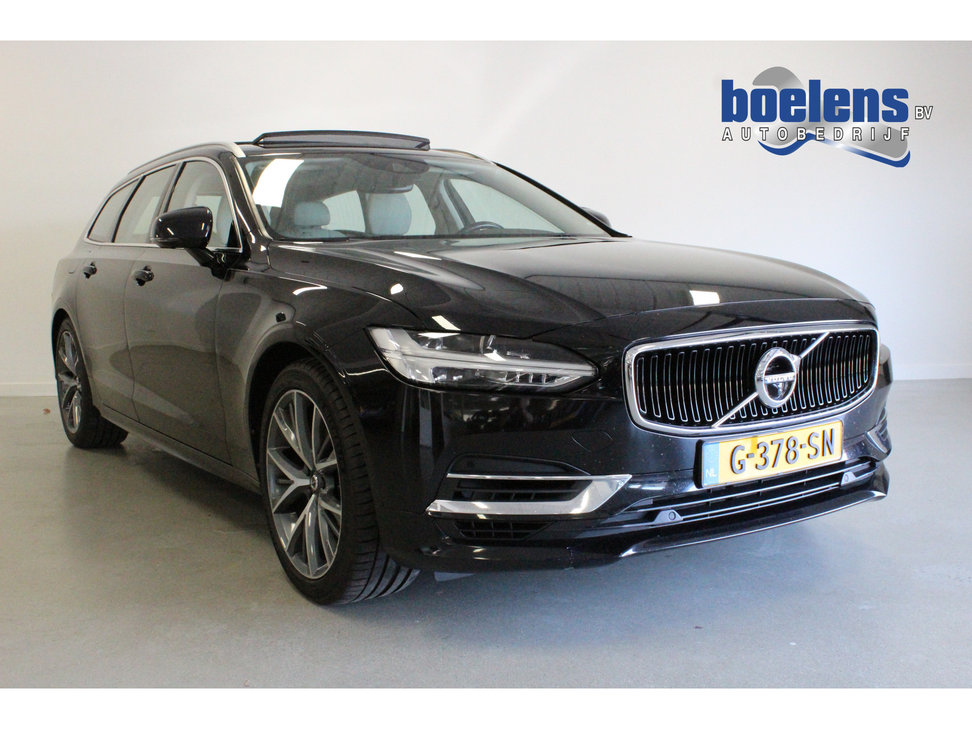 2.0 T8 AWD Momentum Pro | H.U.D | CARPLAY | STOEL+STUUR/VERW | BLINDSPOT | WEGKL-TRHAAK | LMV |