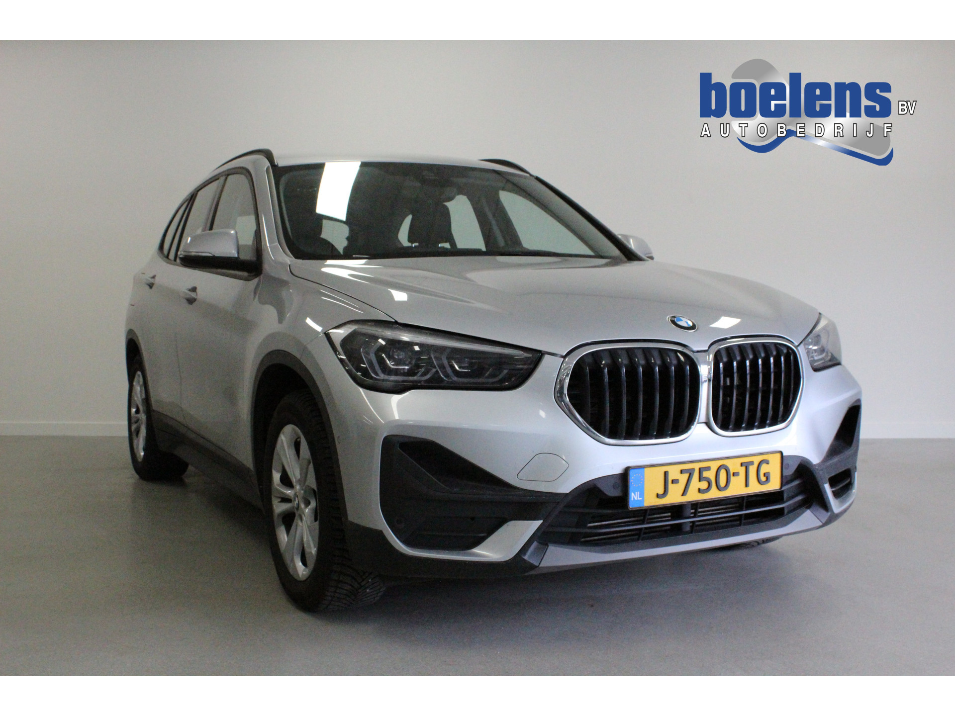 xDrive25e eDrive Edition | AFN-TRHAAK | CAMERA | PDC-V/A | NAVIGATIE | STOEL-VERW | CRUISE | CLIMA |