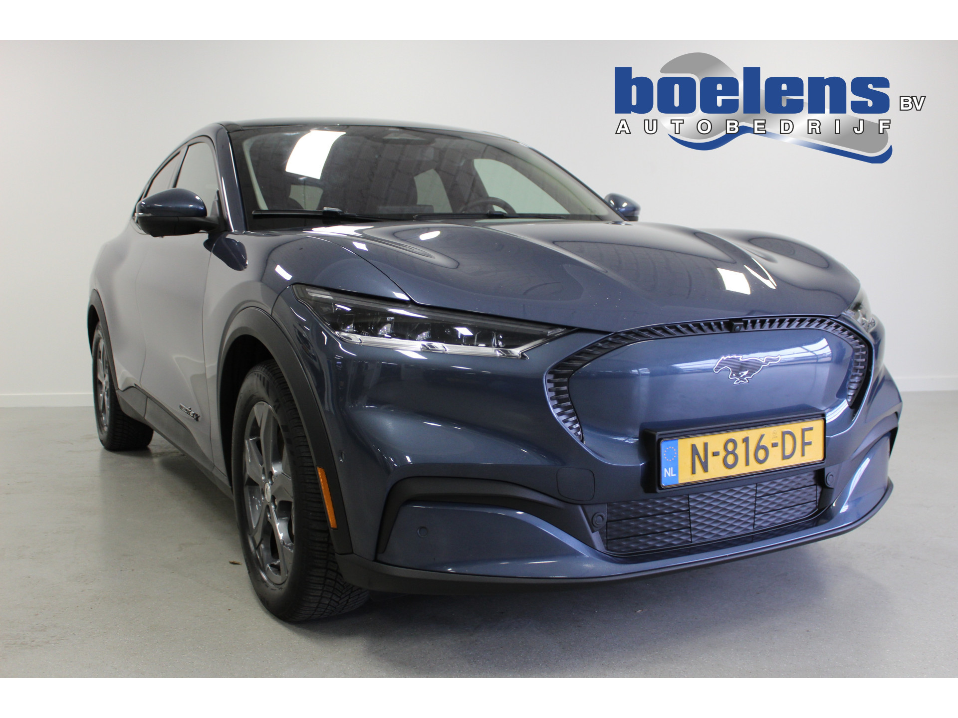 Mach-E Extended RWD 98 kWh | 596KM! | CARPLAY | STOEL+STUUR/VERW | CAMERA | DAB | E-KLEP | LED | LMV |