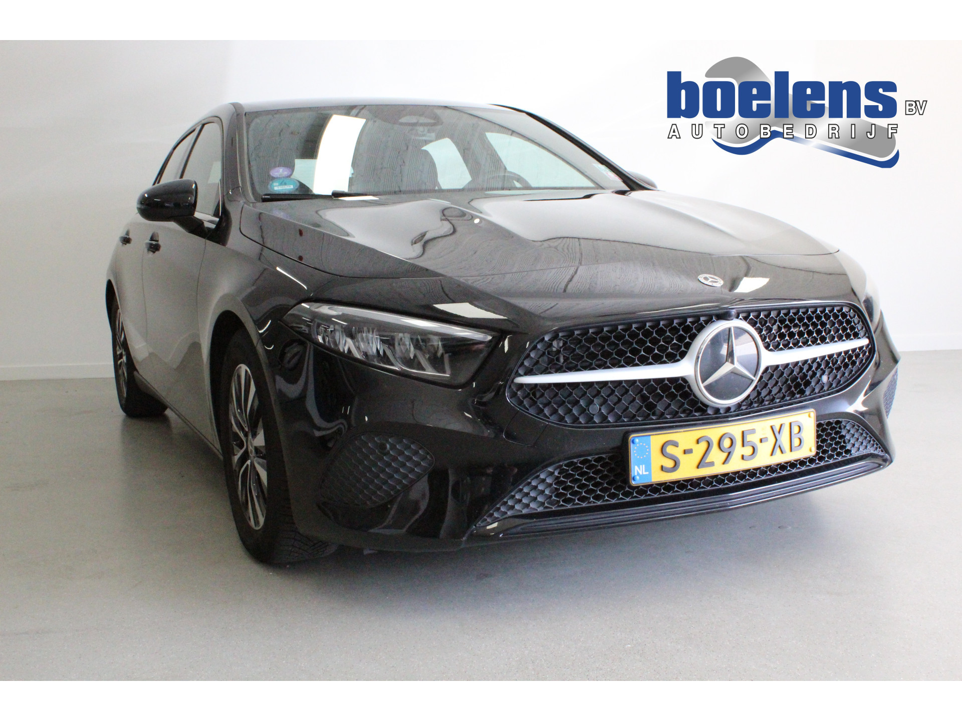 180 Business Line | 16'LMV | NAVIGATIE | LEDER/STOF | CAMERA | DAB-RADIO | KEYLESS | CLIMA |