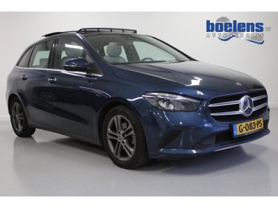 Mercedes-Benz B-Klasse 180d Launch Edition Premium | PANO-DAK | 17'LMV | ACC | CAMERA | STOEL-VERW | NAVIGATIE | CLIMA | LED |