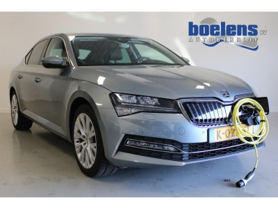 Škoda Superb 1.4 TSI iV Business Edition Plus | 18'LMV | 231PK!! | STOEL-VERW | LED | PDC-V/A | KEYLESS | NAVI | CARPLAY |