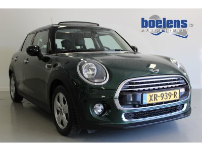 MINI Mini 1.5 Cooper D | BRITISH RACING GREEN | PANO-DAK | AIRCO | PDC-V/A | CRUISE | LMV | NAVI |